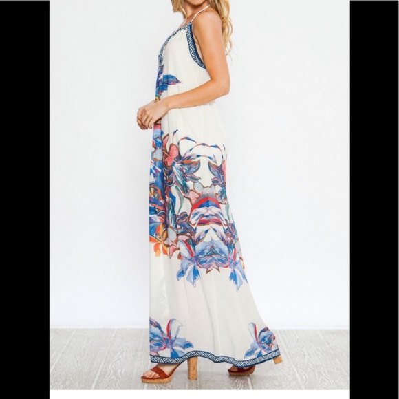 🌟SALE🌟Floral Maxi Dress - Picture 2 of 7